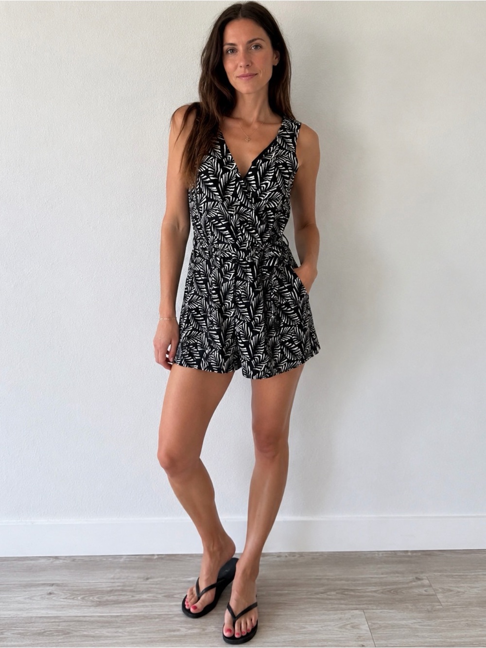 Black‎ & White Leaf Print Wrap Romper